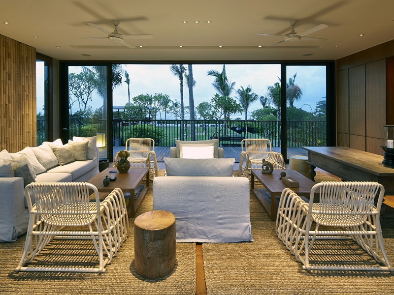 Arnalaya Beach House - Living Room