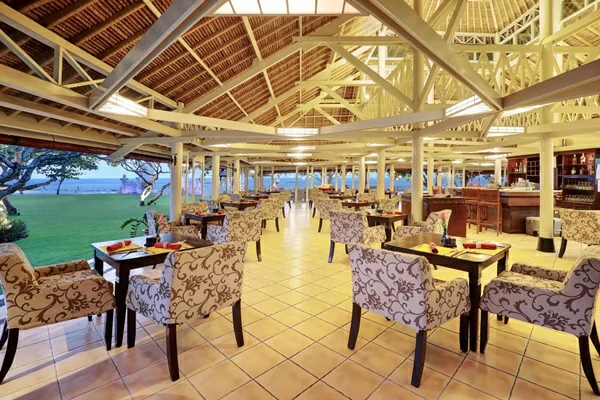 Bali Tennis Magazine - ​​Tennis Holiday in Bali - Discovery Kartika Plaza Hotel Restaurant