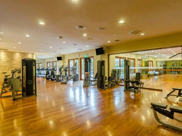 Bay Club fitness center